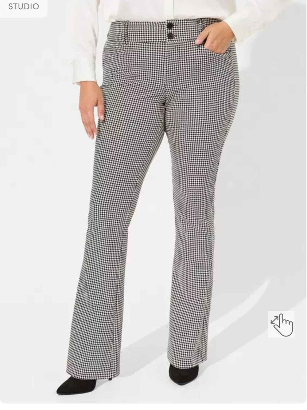 ✨ 2/$25 or 3/$30 SALE - 
Torrid Women's Black & White Houndstooth Flare Pants